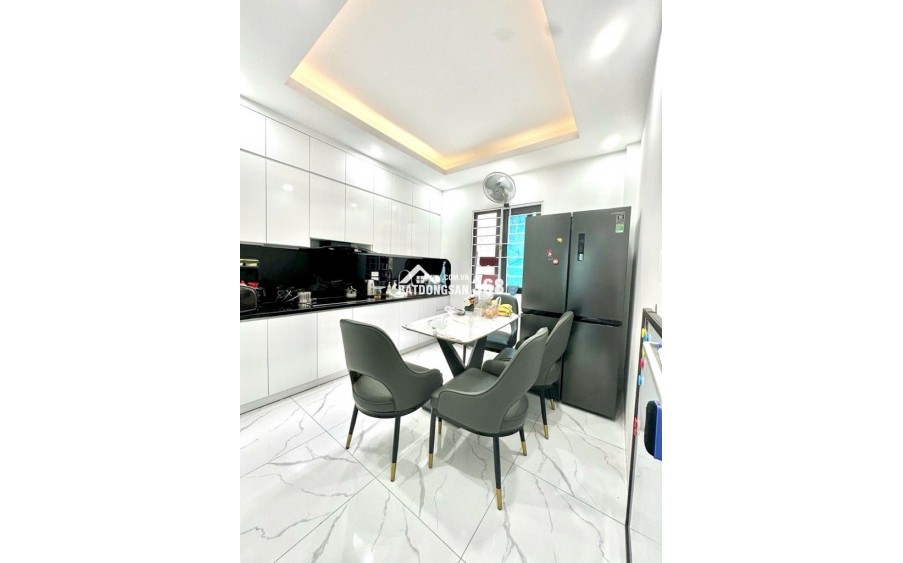 NHÀ ĐẸP CỰ KHỐI,MẶT NGÕ Ô TÔ VÀO NHÀ- LÔ GÓC XÂY ĐỘC LẬP,15M Ô TÔ TRÁNH, CV HỒ ĐIỀU HOÀ, 38M 5 TẦNG HƠN 6TỶ