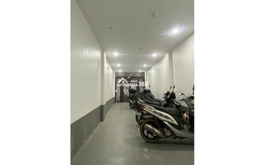 Ô TÔ LÙI CỬA - THOÁNG TRƯỚC SAU - CÁCH PHỐ 10M - 6 TẦNG THANG MÁY - 8 PHÒNG VÍP - 500 TRIỆU/1Năm