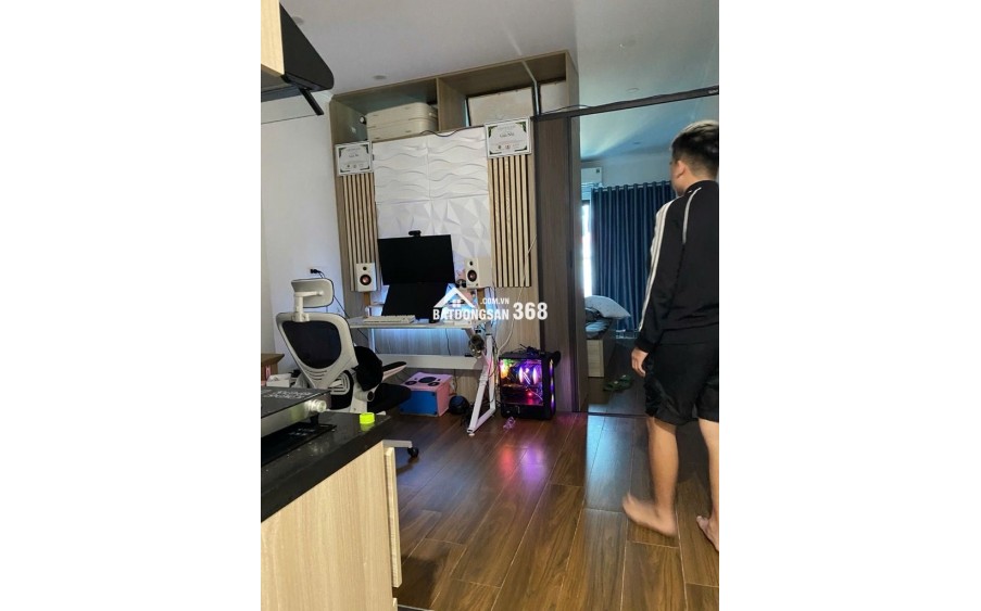 Ô TÔ LÙI CỬA - THOÁNG TRƯỚC SAU - CÁCH PHỐ 10M - 6 TẦNG THANG MÁY - 8 PHÒNG VÍP - 500 TRIỆU/1Năm