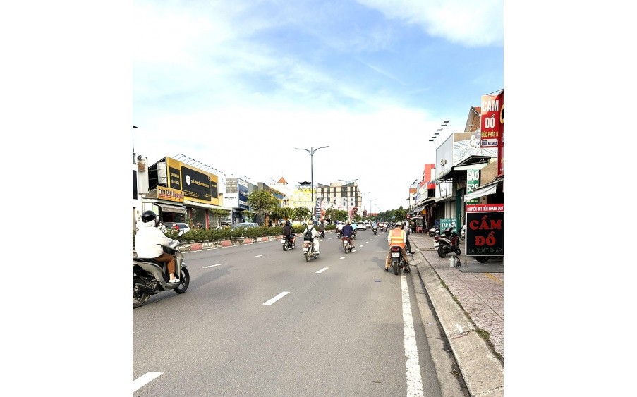 NHÀ  5 TẦNG-DT SÀN HƠN 208M2,HXH NGAY LÊ VĂN VIỆT-HOÀNG HỮU NAM,Q9  6TỶ9