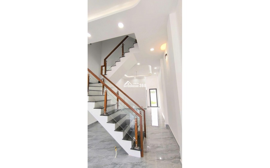 BÁN LỖ NHÀ TẠI CẦN ĐƯỚC – ĐẤT THỔ CƯ VIEW ĐẸP!