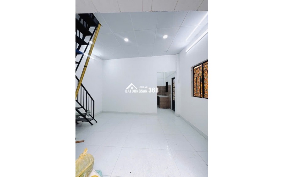 Bán Nhà Hoàng Diệu Q.4, 1 Trệt, 2 lầu, Cách MT Hoàng Diệu 20m, Giá Nhỉnh 3 Tỷ.