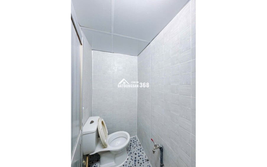 Bán Nhà Hoàng Diệu Q.4, 1 Trệt, 2 lầu, Cách MT Hoàng Diệu 20m, Giá Nhỉnh 3 Tỷ.