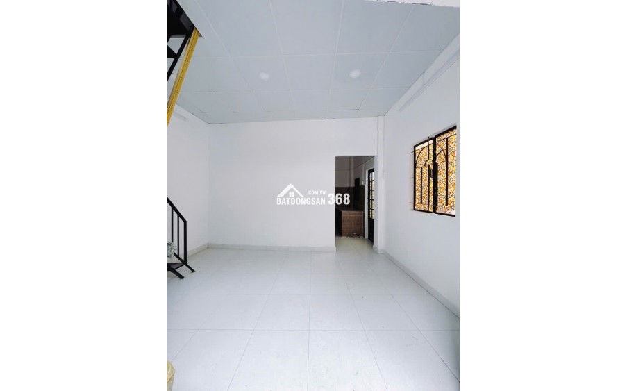 Bán Nhà Hoàng Diệu Q.4, 1 Trệt, 2 lầu, Cách MT Hoàng Diệu 20m, Giá Nhỉnh 3 Tỷ.