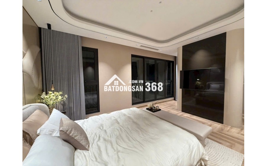 BÁN CĂN HỘ TẦNG TRUNG TẦM VIEW ĐẸP NHẤT THE QUEEN GIÁ CHỈ NHỈNH 9 TỶ