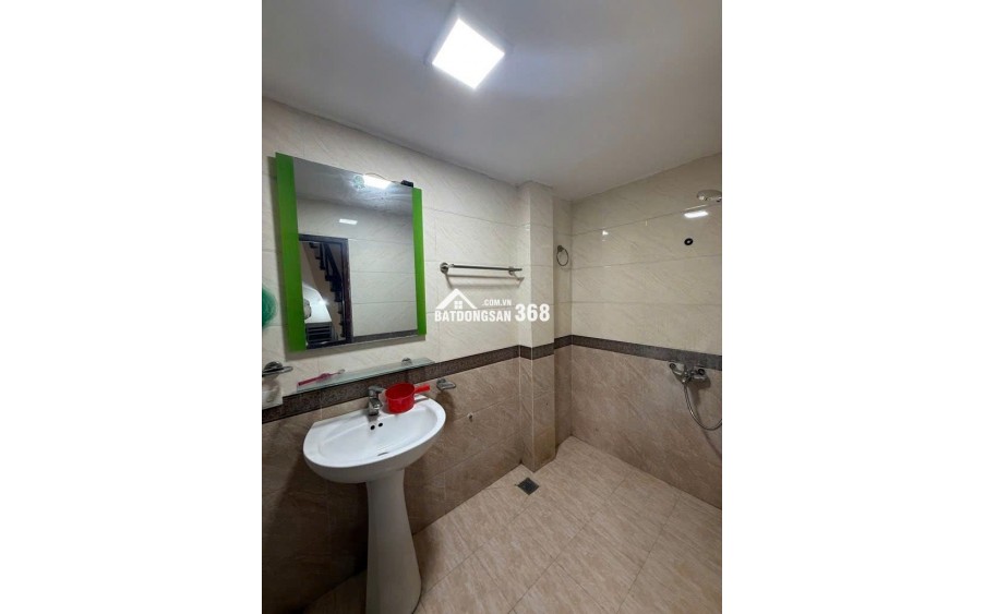 BÁN GẤP NHÀ LĨNH NAM 5T NHÀ Ô TÔ TRÁNH, VÀI BƯỚC RA CHỢ, GẦN TRƯỜNG ĐẠI HỌC GIÁ YÊU THƯƠNG