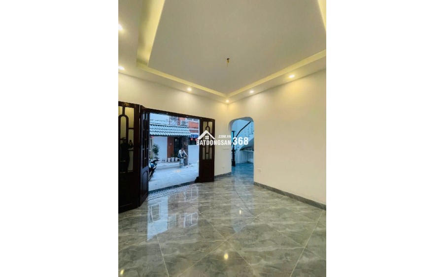 BIỆT THỰ THU NHỎ - MẶT TIỀN QUYỀN LỰC - GẦN PHỐ - HƯỞNG TRỌN TIỆN ÍCH TÂY HỒ - GIÁ TRỊ TĂNG NHANH NHỜ HIỆU ỨNG ĐẠI LỘ CẢNH QUAN VEN SÔNG HỒNG