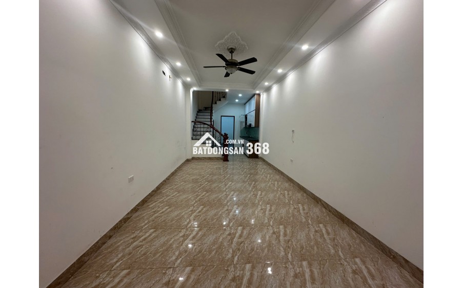 BÁN NHÀ BÁT KHỐI LONG BIÊN DT 54M2 VÀI BƯỚC RA Ô TÔ TRÁNH THOÁNG MÁT Ở SƯỚNG