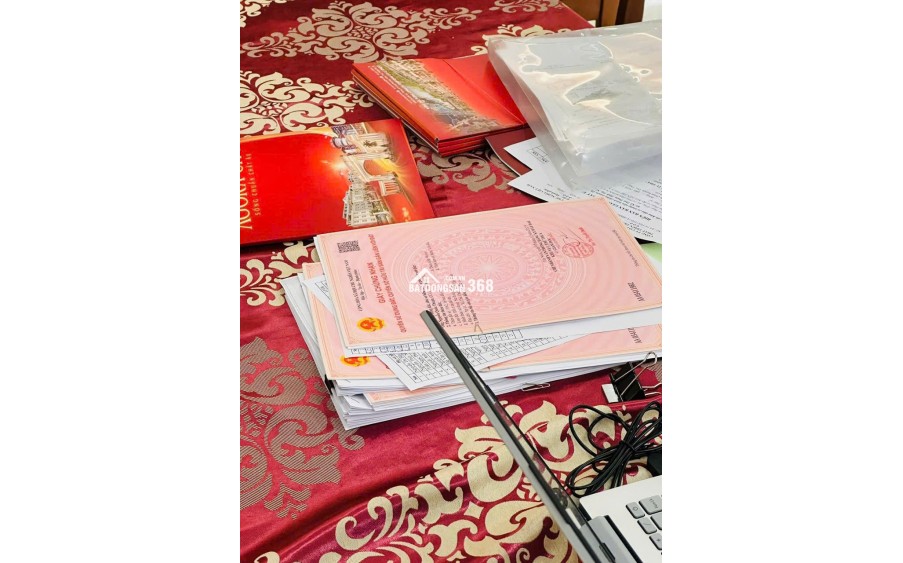 Độc nhất 1 nền biệt thự 10x16m mặt tiền 12m, full thổ full sổ: 3 tỷ 2(VAT). Vũ 0823900266