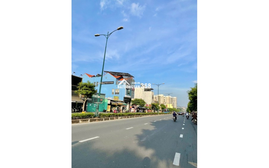 4 tầng - 70m²  Không gian riêng cho cả gia đình gần Lã Xuân Oai  Tầm giá 5 tỷ.