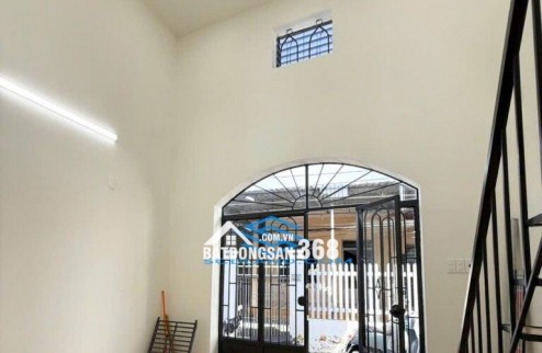 Bán nhà hẻm Phước Long, Nam Nha Trang, giá chỉ 2,35 tỷ, tiềm năng phát triển cao, LH ngay