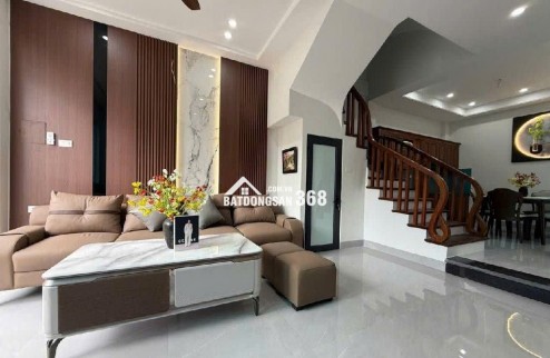 LÔ Góc- Kinh DOANH, Ô Tô Tránh Thượng CÁT, Nhà 5 Tầng THANG MÁY Diện Tích 42 M2 Giá Nhỉnh 7 Tỷ.