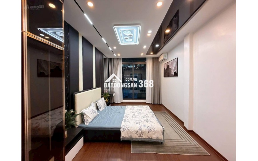 Bán nhà phố Quán Thánh 6 tầng ô tô cách 3m full công năng 3 tỷ