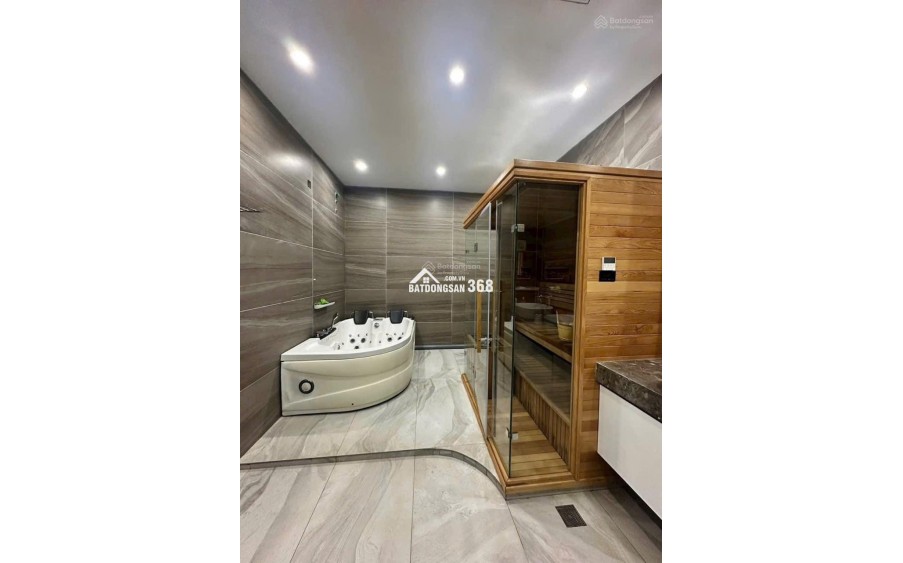 Bán nhà phố Quán Thánh 6 tầng ô tô cách 3m full công năng 3 tỷ