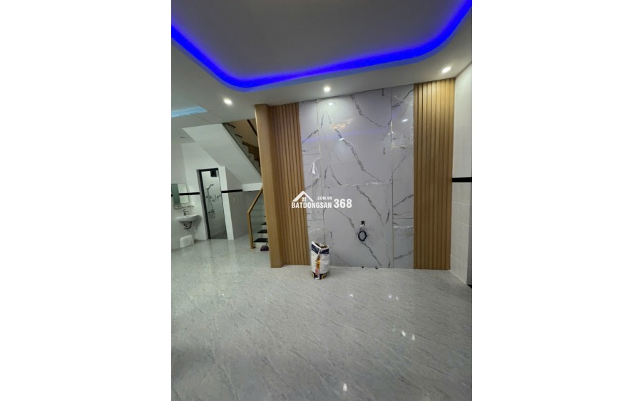 Cần tiền bán gấp mặt tiền đường nhựa 1 lầu 1 trệt mới xây chưa ở TT Long Điền, BRVT