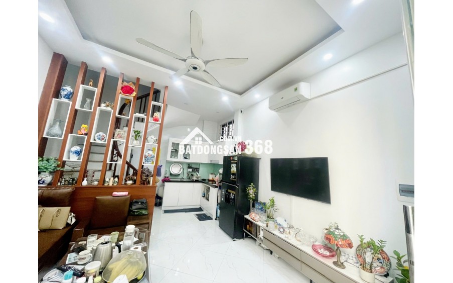 BÁN GẤP NHÀ VỊ TRÍ QUYỀN LỰC XUÂN LA TÂY HỒ 32M 5 TẦNG LÔ GÓC 9.15 TỶ