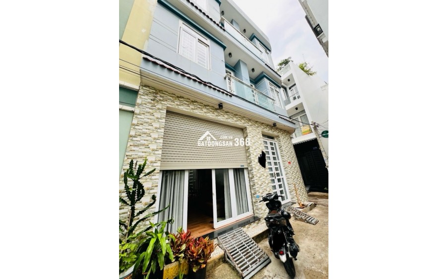 TÂN PHÚ - HẼM Ô TÔ - NHÀ LÔ GÓC 3 TẦNG VỪA Ở VỪA CHO THUÊ - NGANG KHỦNG 8M NỞ HẬU - SỔ CHÍNH CHỦ BÌA HOÀN CÔNG ĐỦ - NHỈNH 7 TỶ.