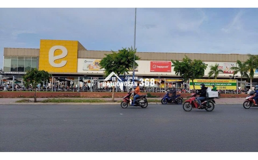 Bán nhà tặng NT vào ở ngay HXH Phan Huy Ích ngang 4m 56m2 gần Emart chỉ 5.8 tỷ.