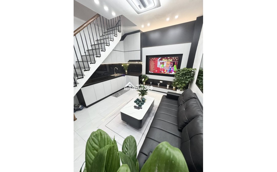 BÁN HÀNG HIẾM VỊ TRÍ ĐẸP PHỐ BẠCH MAI 24M 5 TẦNG MT 4,1M SÁT PHỐ HUẾ, BÀ TRIỆU 5.58 TỶ