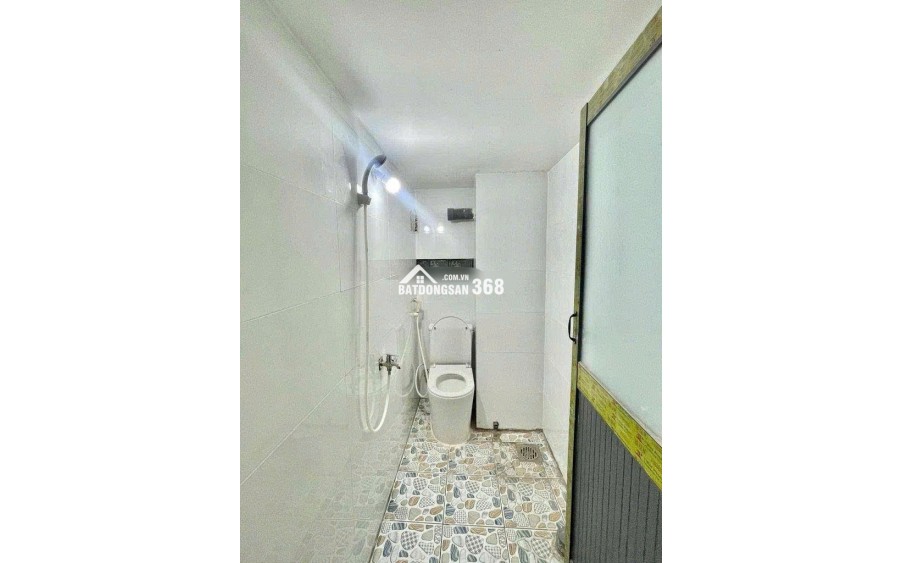 CHO THUÊPHÒNG TRỌ SÁT HUTECH,GTVT, NGOẠI THƯƠNG CHỈ 4TR/THÁNG