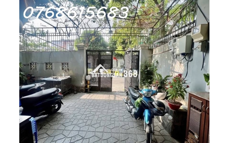 Bán biệt thự ven sông kề Gigamall Phạm Văn Đồng, Thủ Đức: 129m2, 3 tầng, 6PN, 16.5 tỷ - Sổ hồng, giá tốt, ở ngay!