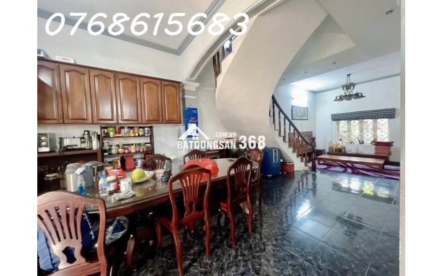 Bán biệt thự ven sông kề Gigamall Phạm Văn Đồng, Thủ Đức: 129m2, 3 tầng, 6PN, 16.5 tỷ - Sổ hồng, giá tốt, ở ngay!