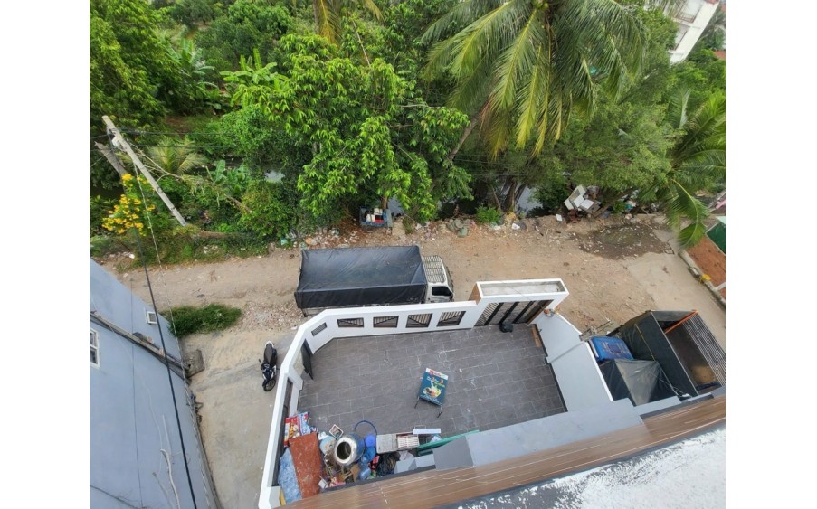 NHÀ GÓC 2 MẶT TIỀN – SÁT CHỢ THẠNH XUÂN