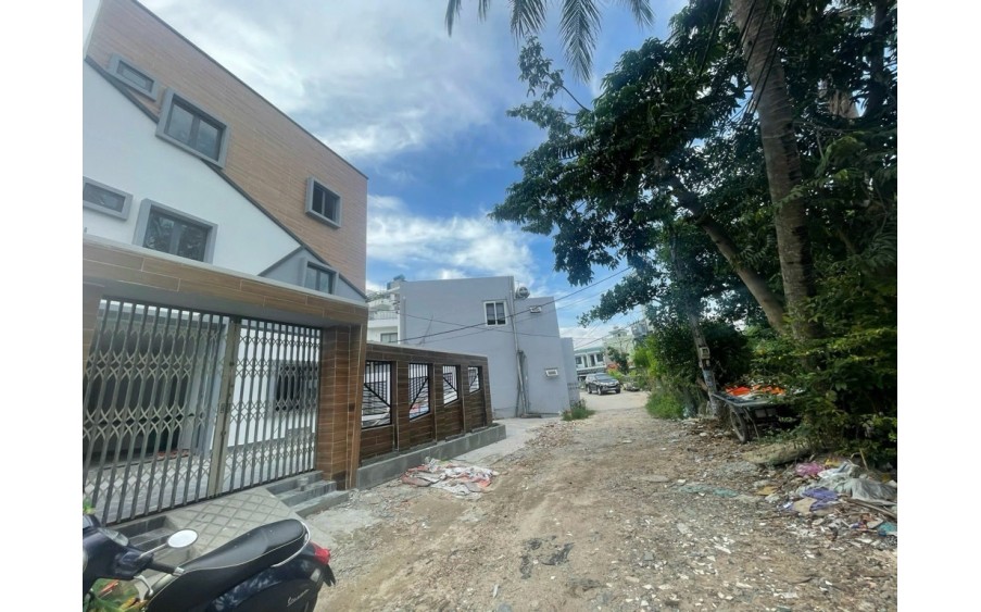 NHÀ GÓC 2 MẶT TIỀN – SÁT CHỢ THẠNH XUÂN