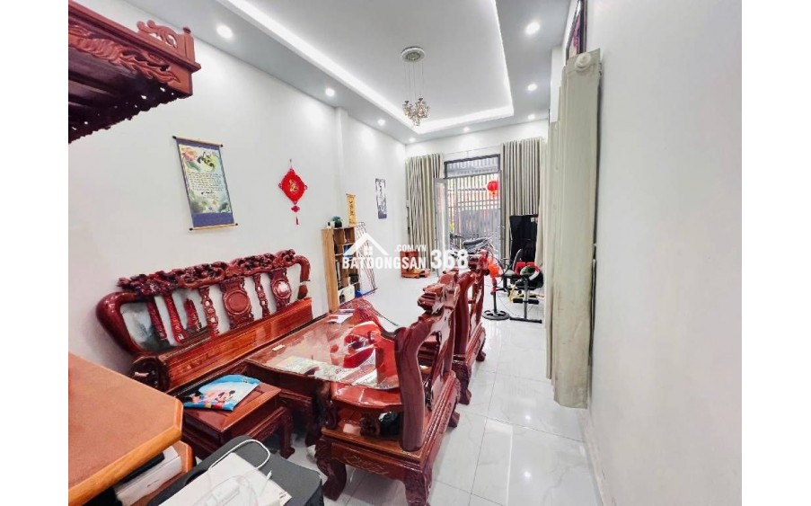 Bán nhà Tăng Nhơn Phú B,  Quận 9 , 63m2  , ngang 5m Giá chỉ  4 Tỷ 750  TL