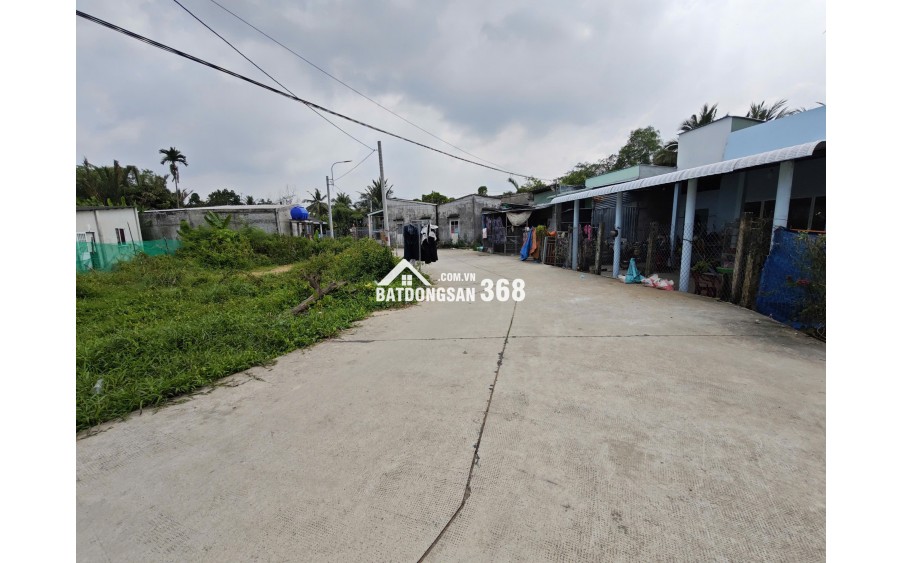 Bán lô đất thổ trung tâm Thị Trấn Tân Trụ 2 mặt tiền giá 1,7 tỷ