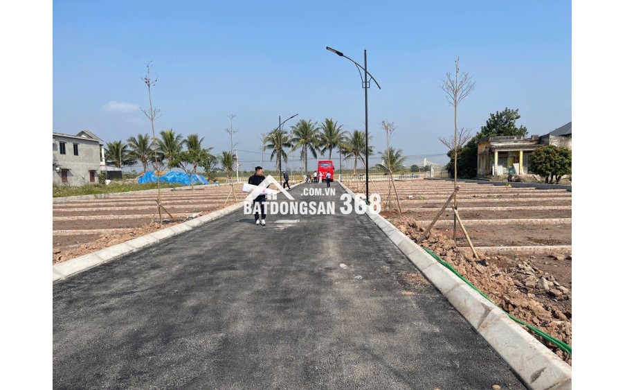 Bán đất thổ cư 90m vuông tại thị trấn Quất Lâm giá nhỉnh 1 tỷ anh chị có nhu cầu mua đất liên hệ em. Giá thỏa thuận