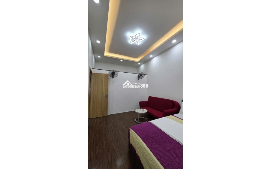 Bán căn nhà phố Đào tấn chính chủ, diện tích rộng, đủ công năng, giá 5.4 tỷ