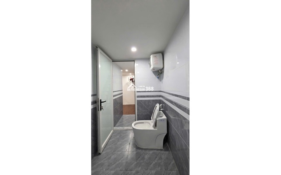 Bán căn nhà phố Đào tấn chính chủ, diện tích rộng, đủ công năng, giá 5.4 tỷ