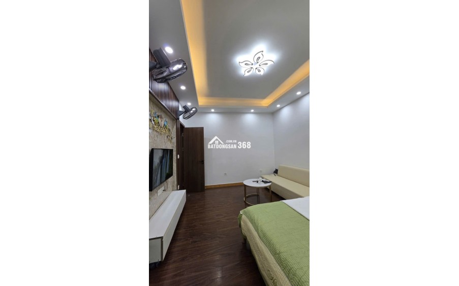 Bán căn nhà phố Đào tấn chính chủ, diện tích rộng, đủ công năng, giá 5.4 tỷ