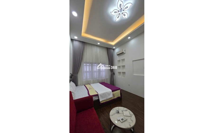 Bán căn nhà phố Đào tấn chính chủ, diện tích rộng, đủ công năng, giá 5.4 tỷ