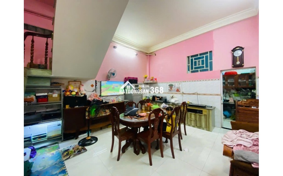 Bán nhà ngõ Thống Nhất, Gò Vấp: 100m2, 2 tầng, 6PN, sổ hồng, giá 8.6 tỷ - Cơ hội an cư lý tưởng, tiện ích đầy đủ!