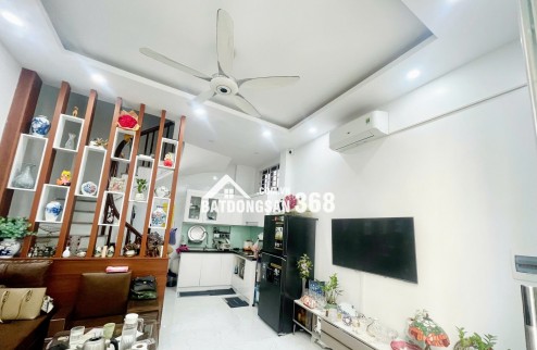 BÁN GẤP NHÀ VỊ TRÍ QUYỀN LỰC XUÂN LA TÂY HỒ 32M 5 TẦNG LÔ GÓC 9.15 TỶ