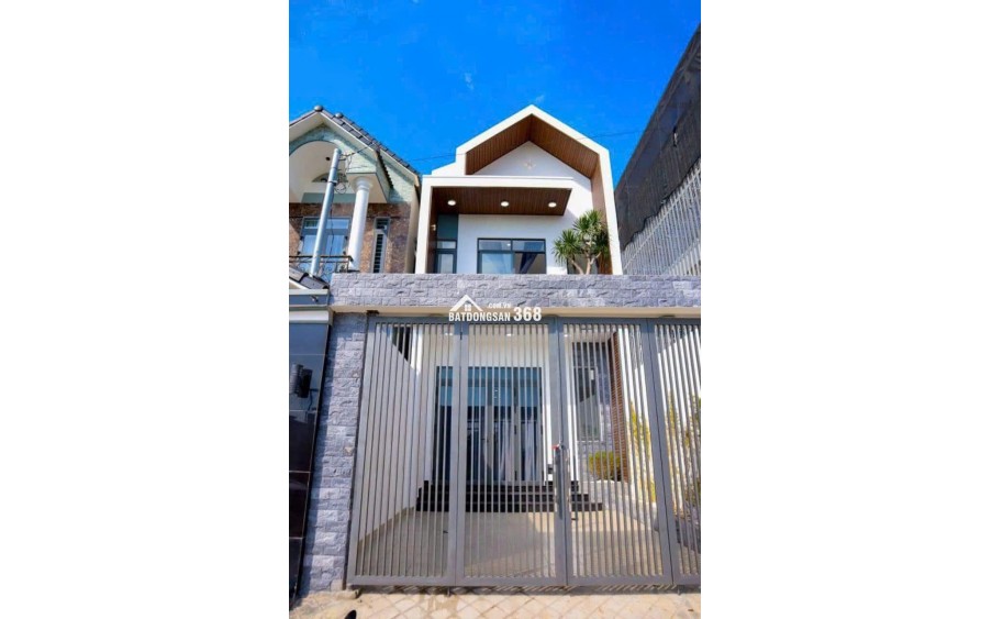 Bán Gấp Nhà 1 Trệt 1 Lầu sổ hồng riêng thổ cư 100%, Giá ngộp Chỉ 1,95 tỷ, gần KDL Bửu Long