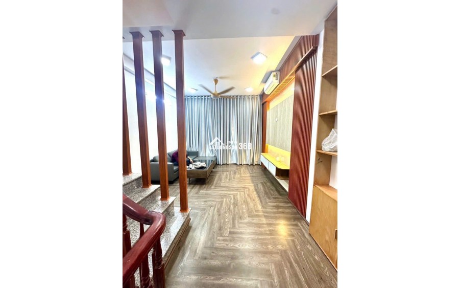 BÁN NHÀ 5 TẦNG DÂN XÂY - ÔTÔ ĐỖ CỬA - SÁT ĐƯỜNG PHAN TRỌNG TUỆ - THANH TRÌ