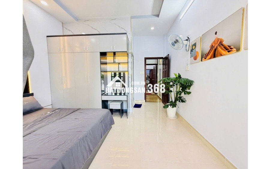 NHÀ BÁN THUẬN QUẬN 12 - GIÁP SONG HÀNH, TRƯỜNG CHINH.
QUA TÂN BÌNH CHỈ VÀI PHÚT NHÀ 4 TẦNG BTCT VÀO Ở NGAY.