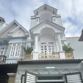 NHÀ BÁN THUẬN QUẬN 12 - GIÁP SONG HÀNH, TRƯỜNG CHINH.
QUA TÂN BÌNH CHỈ VÀI PHÚT NHÀ 4 TẦNG BTCT VÀO Ở NGAY.