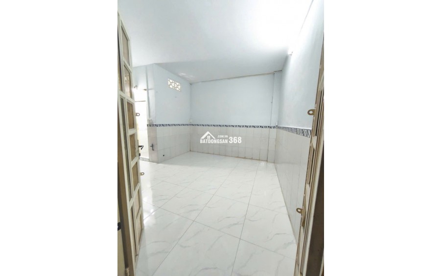 Bán nhà 1 trệt 1 lầu hẻm 322/ Trần Hưng Đạo P. Ng Cư Trinh Q1