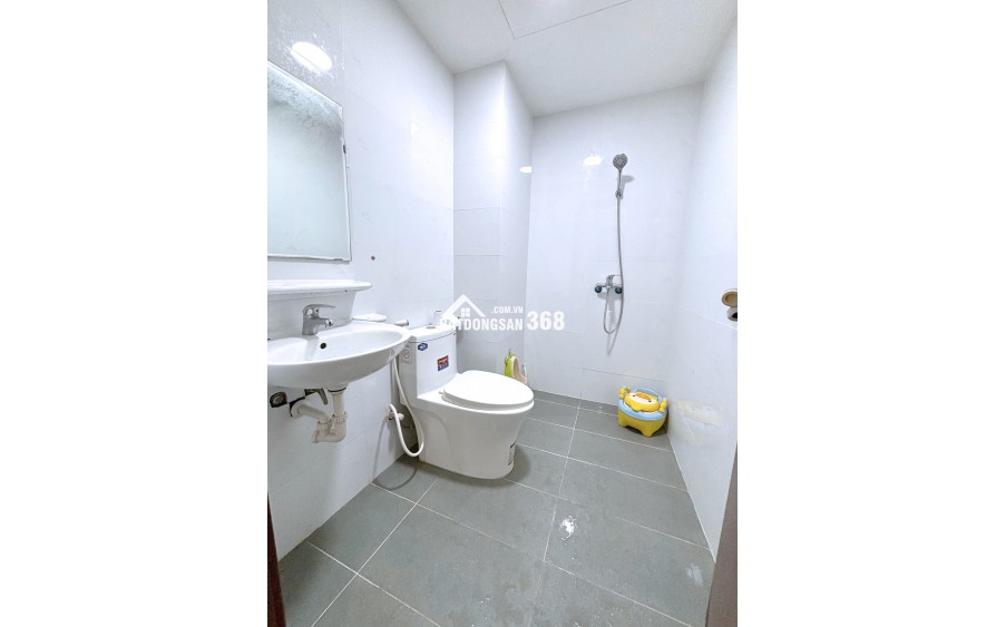 Chính chủ bán CH Iris Tower 59.4m2 2PN-2WC, 1.75 tỷ. Sổ sẵn, T17 H.Nam thoáng, có nội thất