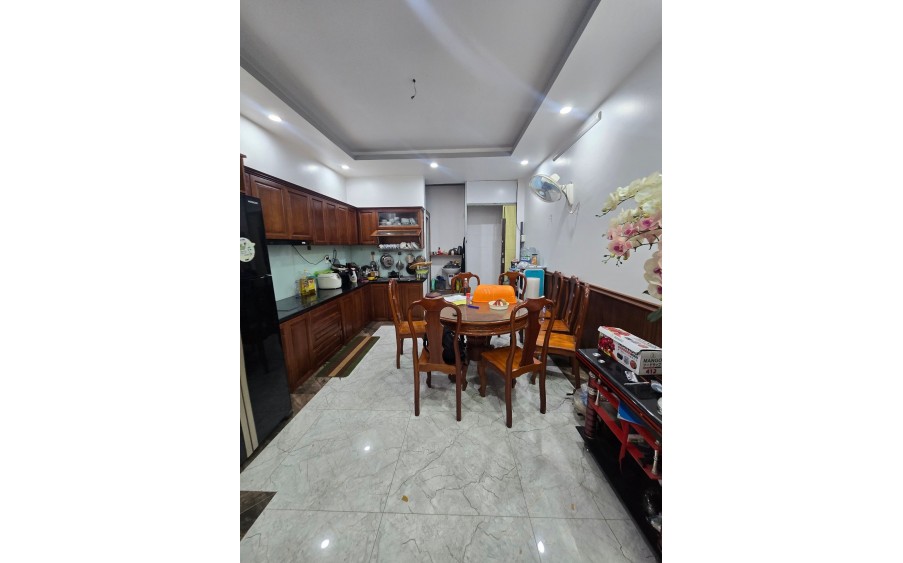 BÁN GẤP NHÀ 5 TẦNG, HẺM NHỰA XE TẢI 6M NGAY CHỢ TÂN HƯƠNG, GIÁ NHỈNH 8 TỶ