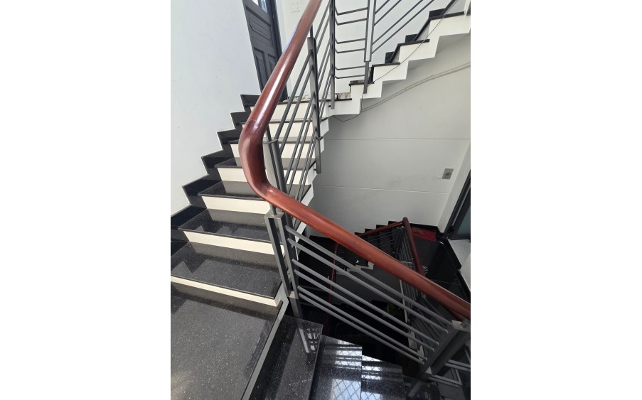 BÁN GẤP NHÀ 5 TẦNG, HẺM NHỰA XE TẢI 6M NGAY CHỢ TÂN HƯƠNG, GIÁ NHỈNH 8 TỶ