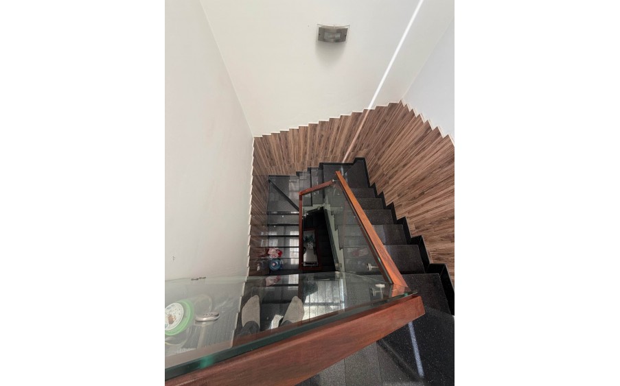 BÁN GẤP SIÊU PHẨM NHÀ ĐẸP 4 TẦNG TÂN PHÚ, XE HƠI ĐỂ TRONG NHÀ, HẺM 6M THÔNG, KHÔNG LỘ GIỚI 8.x Tỷ