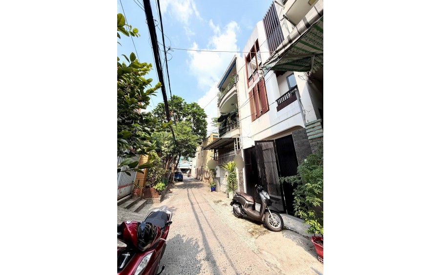 BÁN NHÀ 3 TẦNG MỚI XÂY KHU VỰC TÂN SƠN NHÌ, HẺM XE HƠI 6M THÔNG THOÁNG GẦN TRƯỜNG CẤP 2, 9.x Tỷ