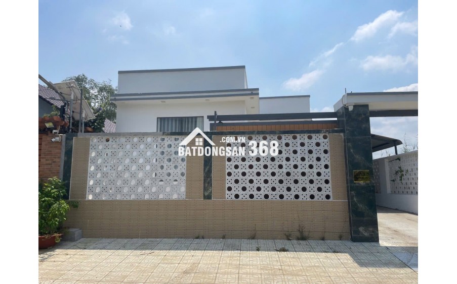 Chính chủ bán gấp biệt thự nhà vườn có hồ bơi 621.9m2 ở Thủ Đức