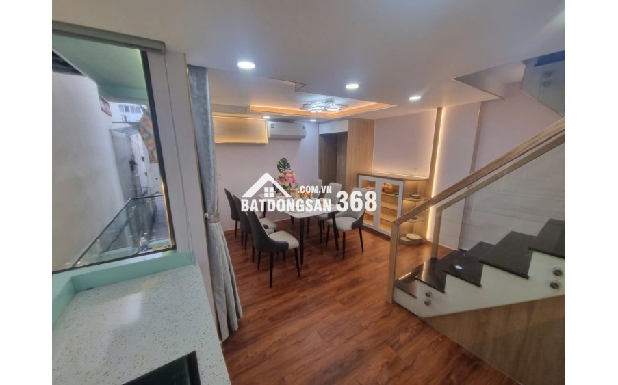 Chỉ 5 tỷ mua được căn nhà ngay trung tâm 126A/1 Nguyễn Cư Trinh Q1