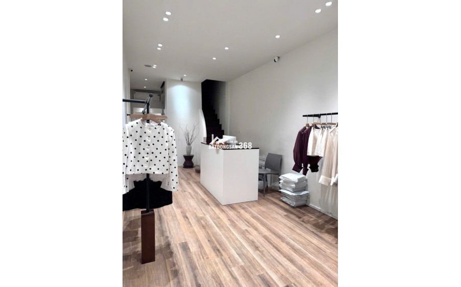 CHO THUÊ NHÀ MẶT PHỐ HUẾ – VỊ TRÍ KINH DOANH ĐẮC ĐỊA NGAY ĐỐI DIỆN CHỢ HÔM